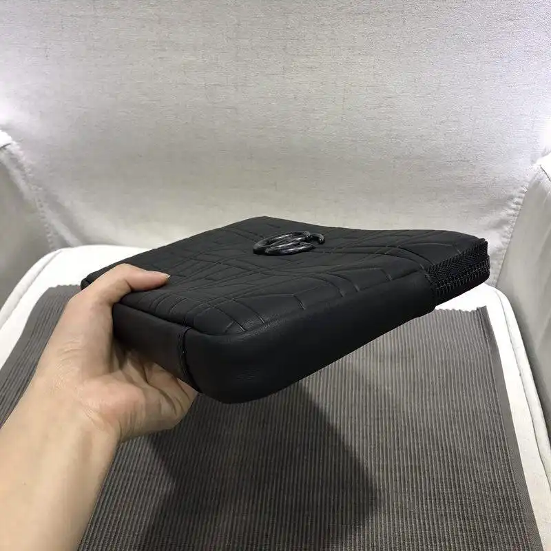 G*u*i bags 1917m0060