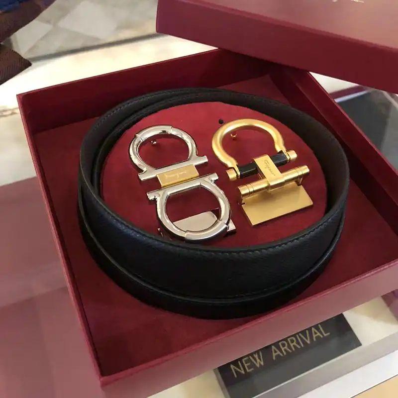 Salvatore Ferragamo s Belte 19xf0011