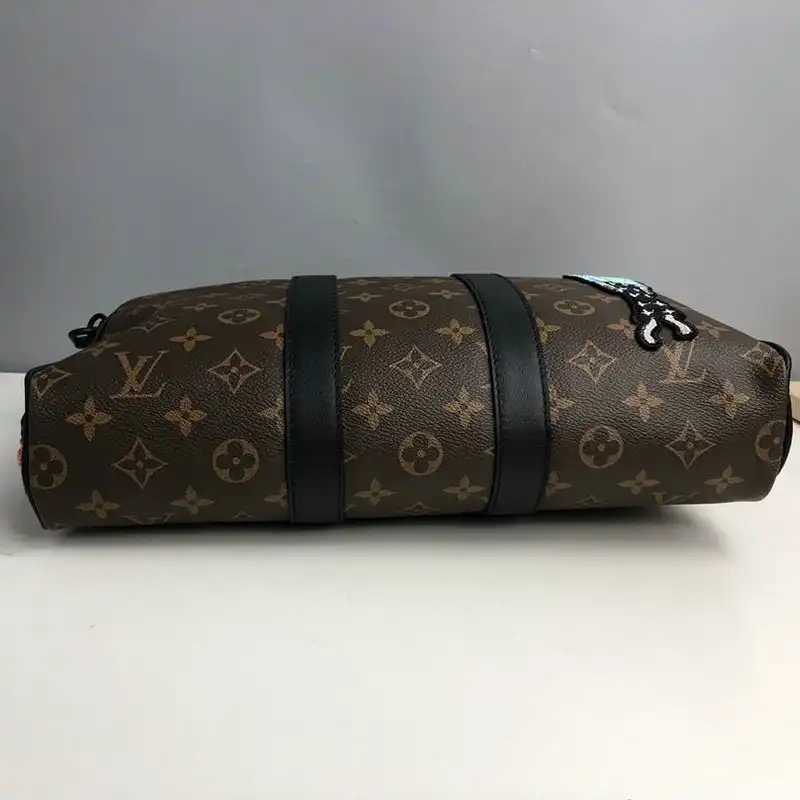 LV Bags 2010B570010