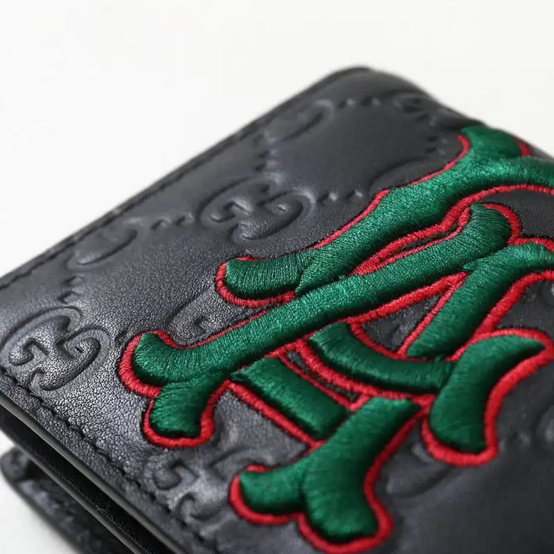 G*u*i bags 20b570281