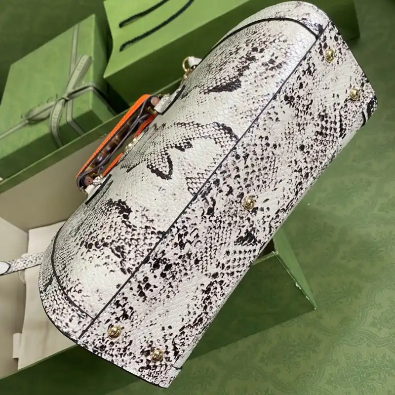 G*u*i s bags 2108ya0018