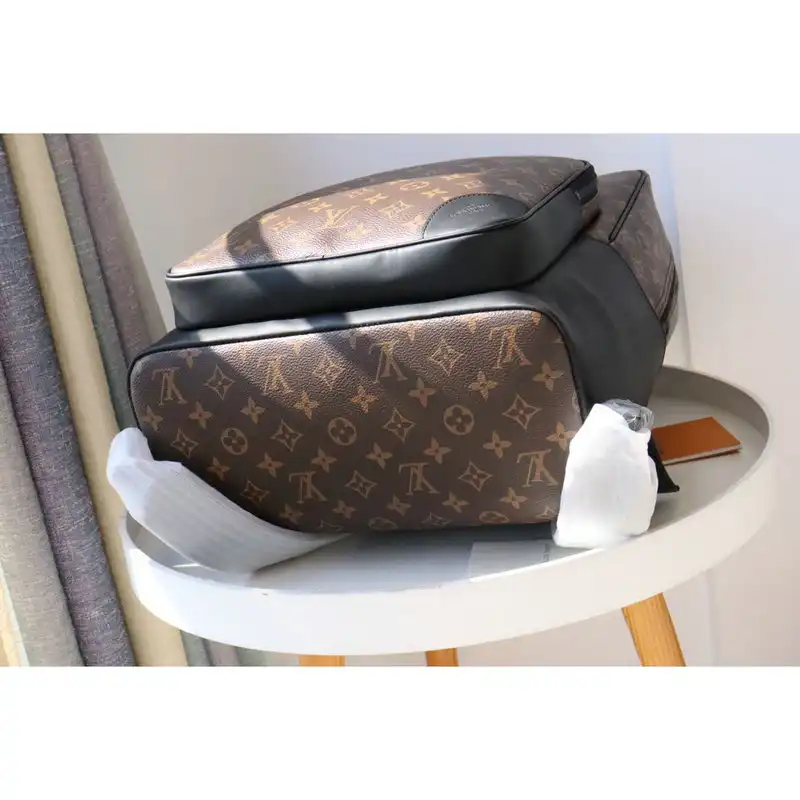 LV Bag 2201DJ0055