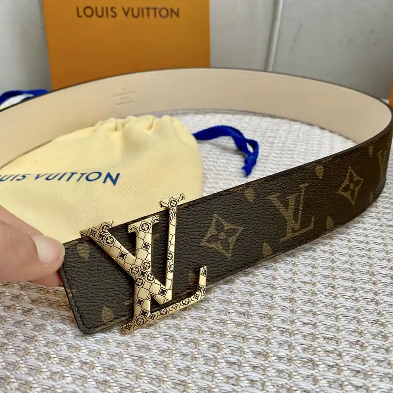 LV Belts 2201XA0247