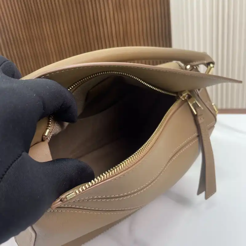 Loewe Bag 2309YA0135