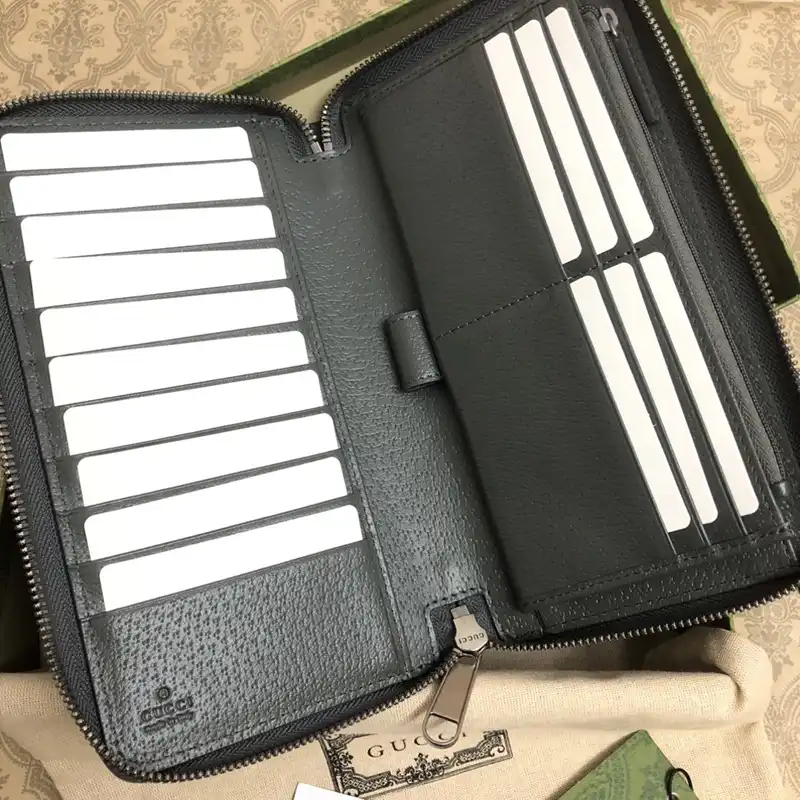 G*u*i bags 2411ya0140