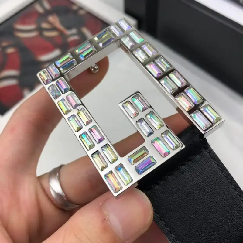 G*u*i s belts 19bl0025