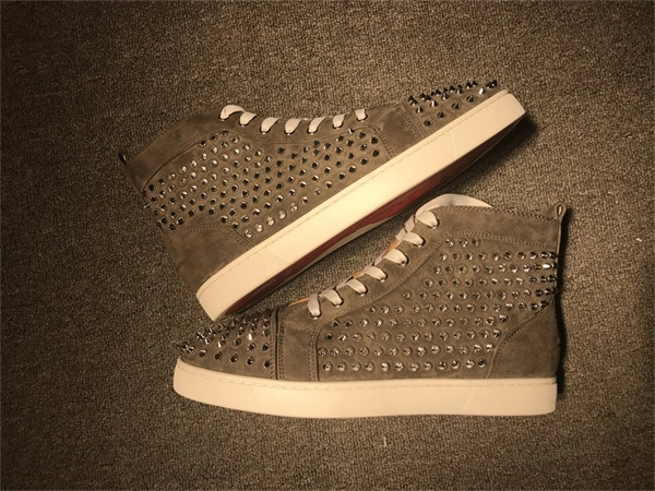 Trendsetting Christian Louboutin 2700