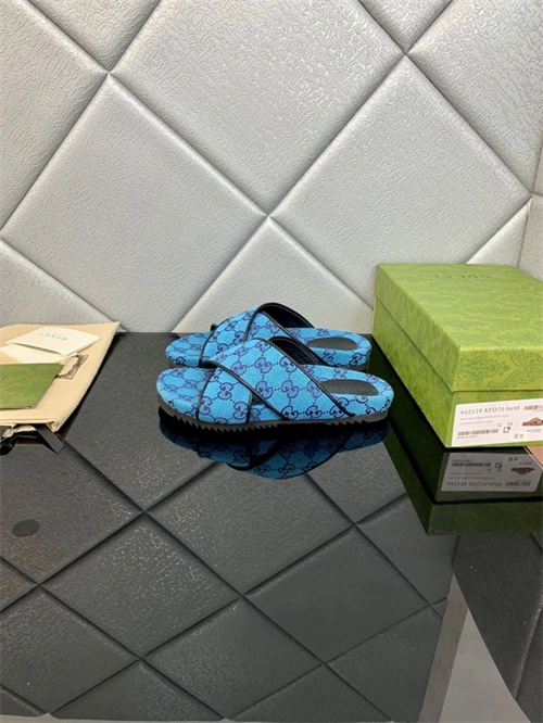 Unique Gocci Slipper 5742