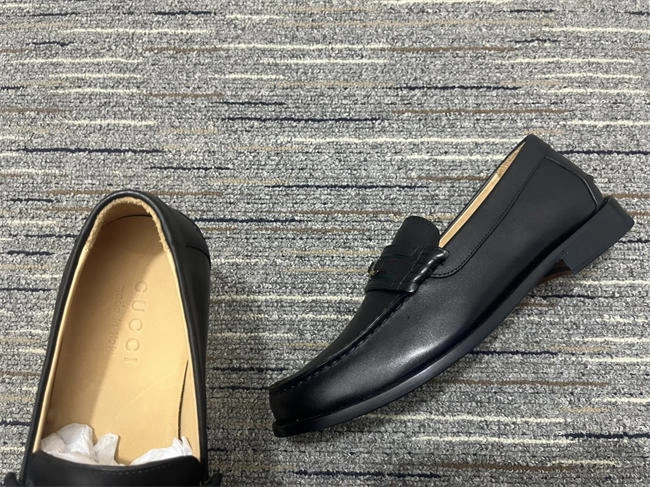 breathable G*u*i loafer 337