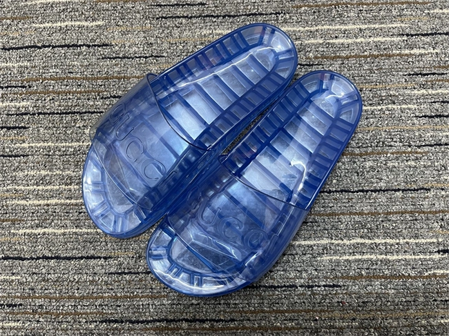 classic G*u*i slide 432