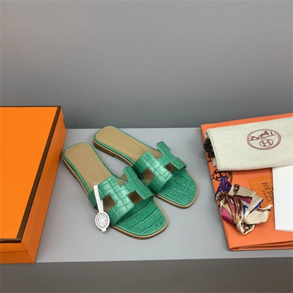 H Slipper Refined 2328