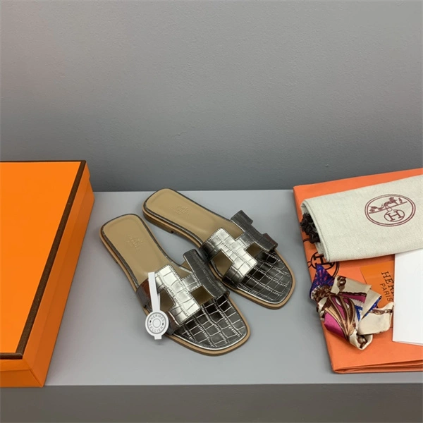 H Slipper Refined 2328