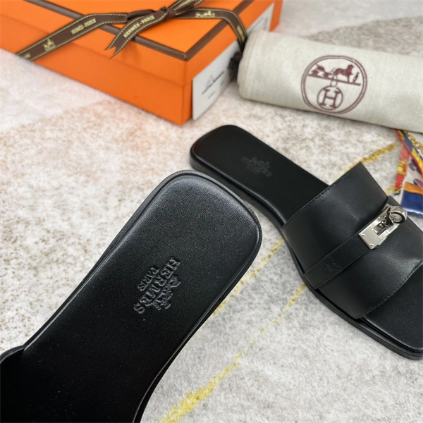 H Slipper WellDesigned 2355