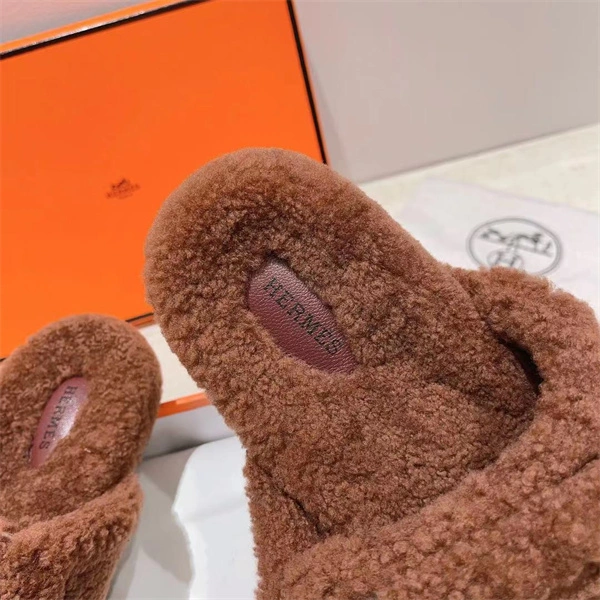 Efficient H Slipper 2380