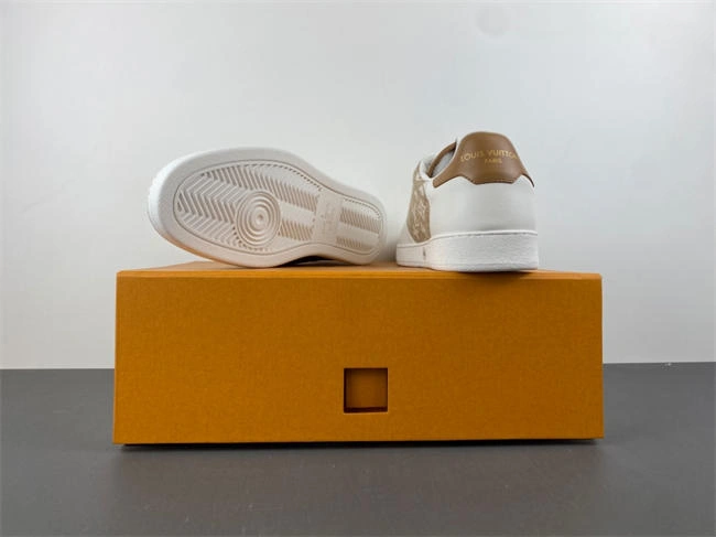 TravelReady Louis Vuitton trainer 1648