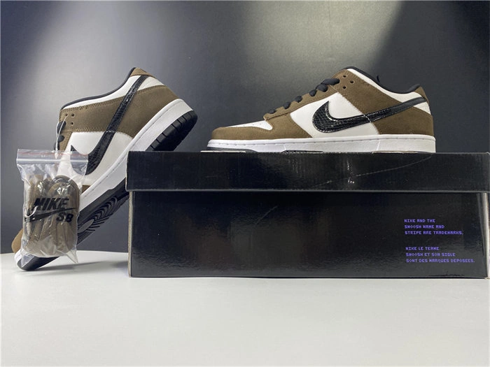 Lightweight Nike SB Dunk Low White Black Trail End Brown 304292- 4938
