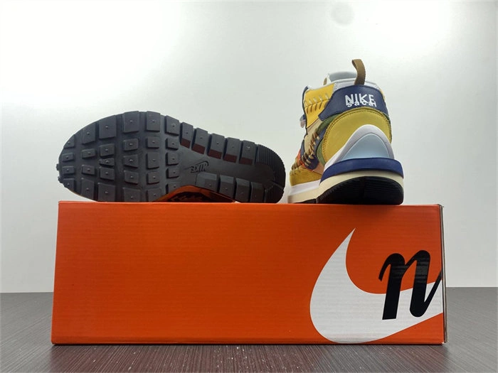 Nike Vaporwaffle sacai Jean Paul Gaultier Sesame Blue Contemporary 5225