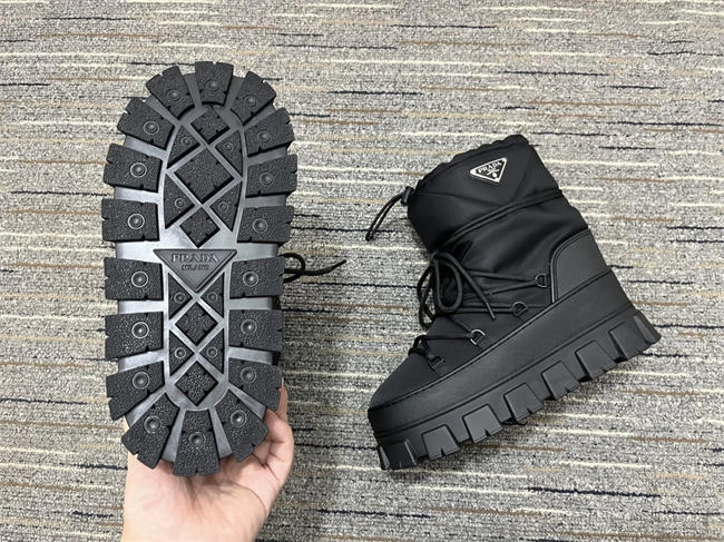 Elegant Prada Boot 3244