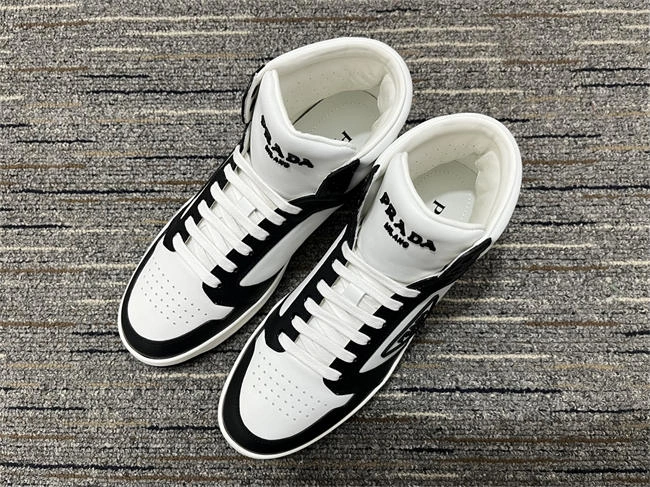 Prada Sneaker Timeless 3356