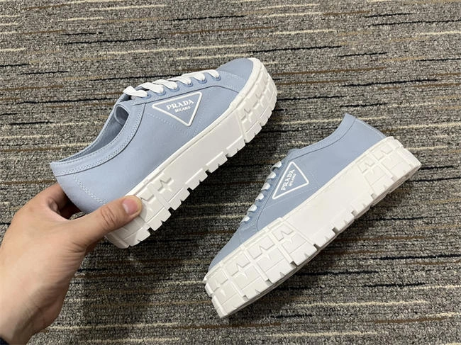 WellDesigned Prada Sneaker Women 3400